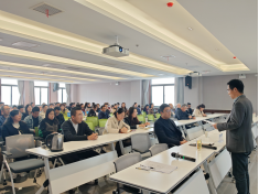 壹号娱乐
举办师德师风培训活动