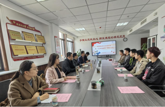 退役不褪色 复学续荣光丨壹号娱乐
召开退役复学学生座谈会暨“先锋领航员”聘任仪式