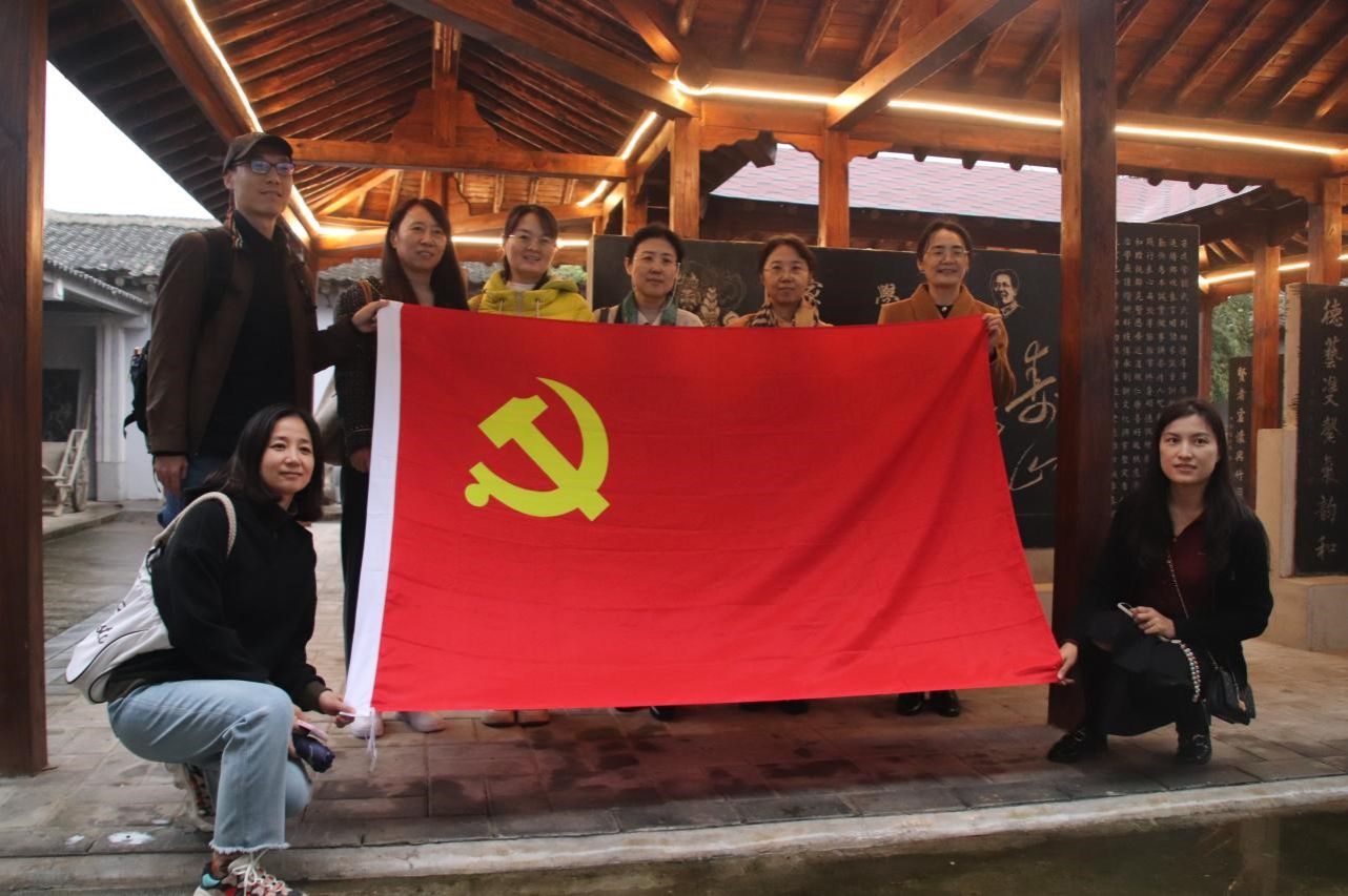 壹号娱乐
公共外语一支部参观陕西省非遗“周至石刻”艺术馆