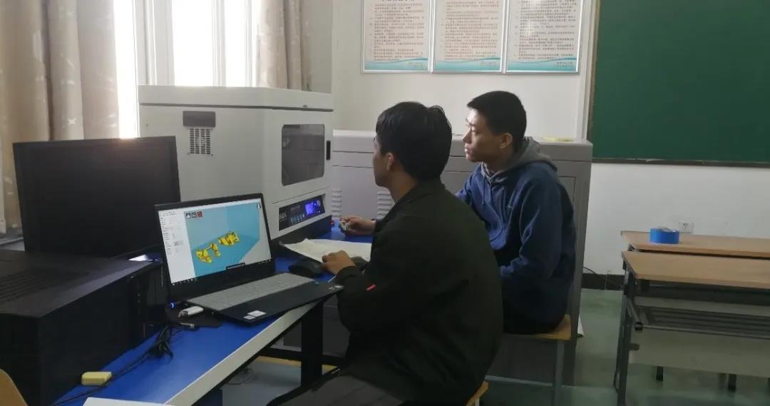 壹号娱乐
教师指导学生获得壹号娱乐首个“高教杯”全国大学生先进成图技术与产品信息建模创新大赛国奖