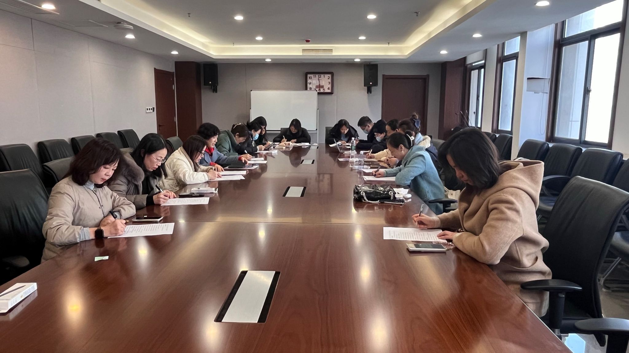 学思践悟全会精神  以赛促学砥砺初心——壹号娱乐
公共外语第一党支部举行二十届四中全会知识竞答