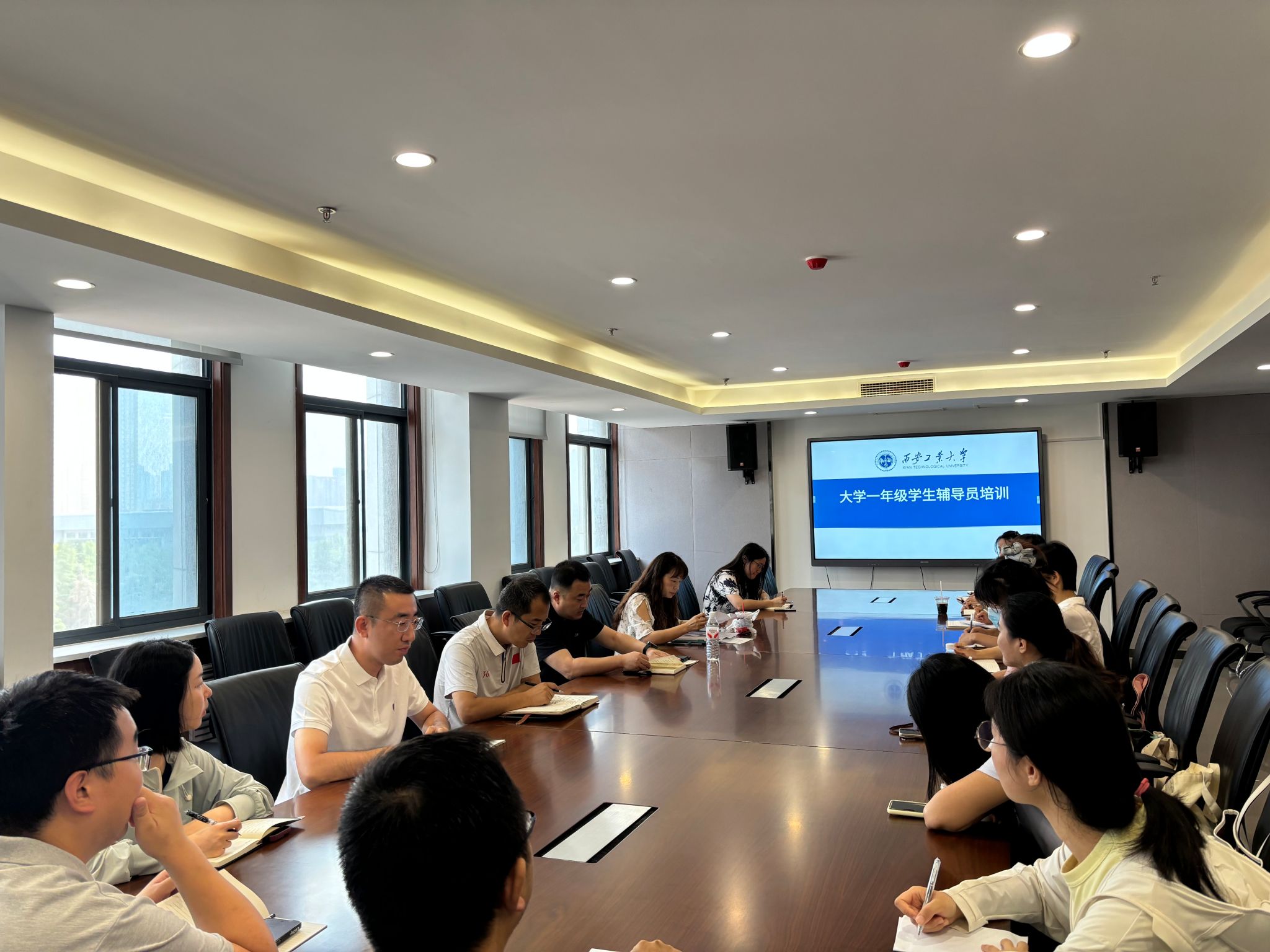 启新领航・育见成长---壹号娱乐
开展大学一年级学生辅导员培训