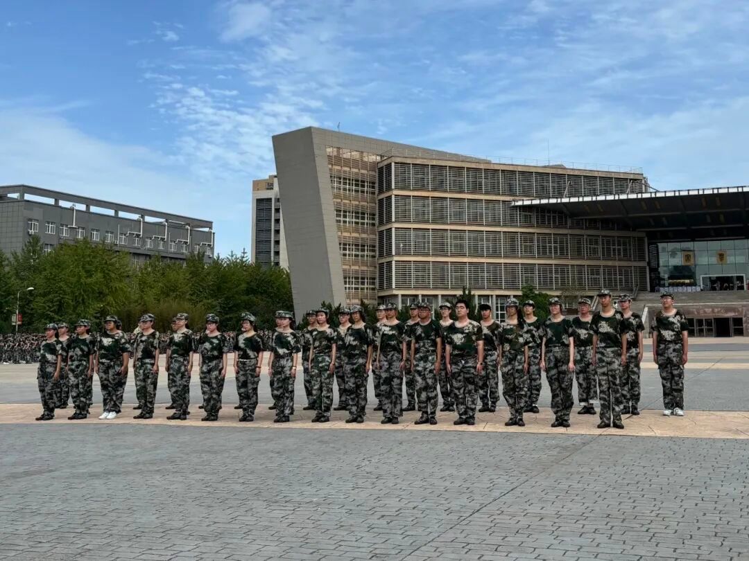 迷彩青春铸锋芒|2025级本科生军训淬炼正当时