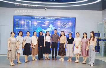 “党建激发创新动力，数智融合推动未来”——壹号娱乐
数学党支部走进智造创新工场