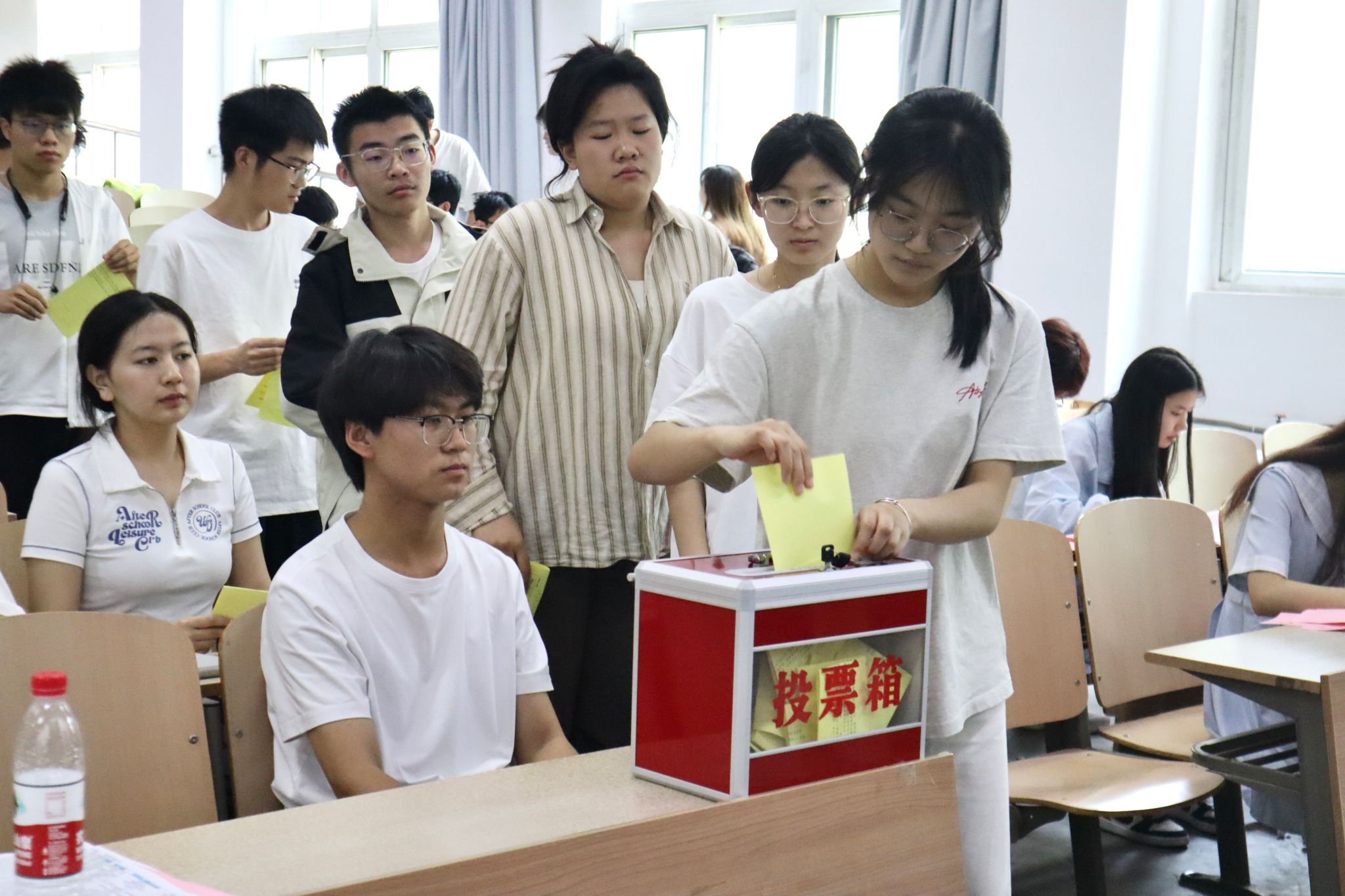 壹号娱乐
团员代表大会、学生代表大会顺利召开