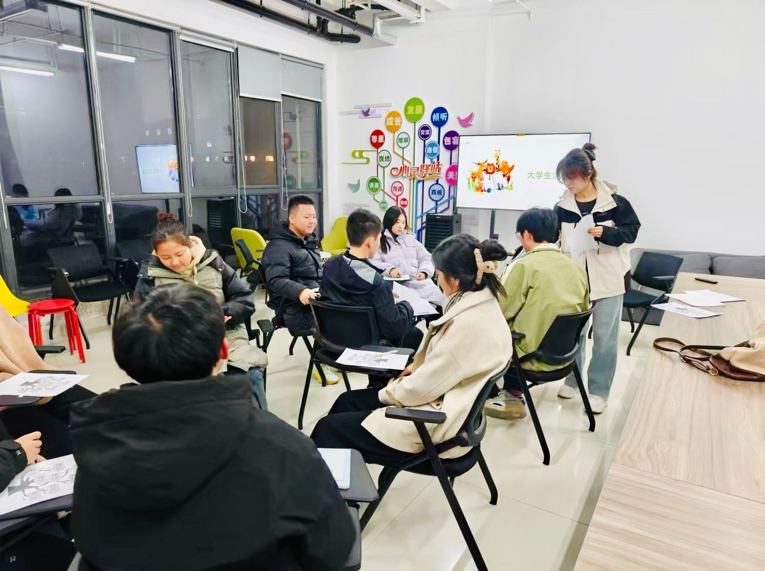 “寓”你同行 助你成长——壹号娱乐
举行第二期辅导员宿舍论坛