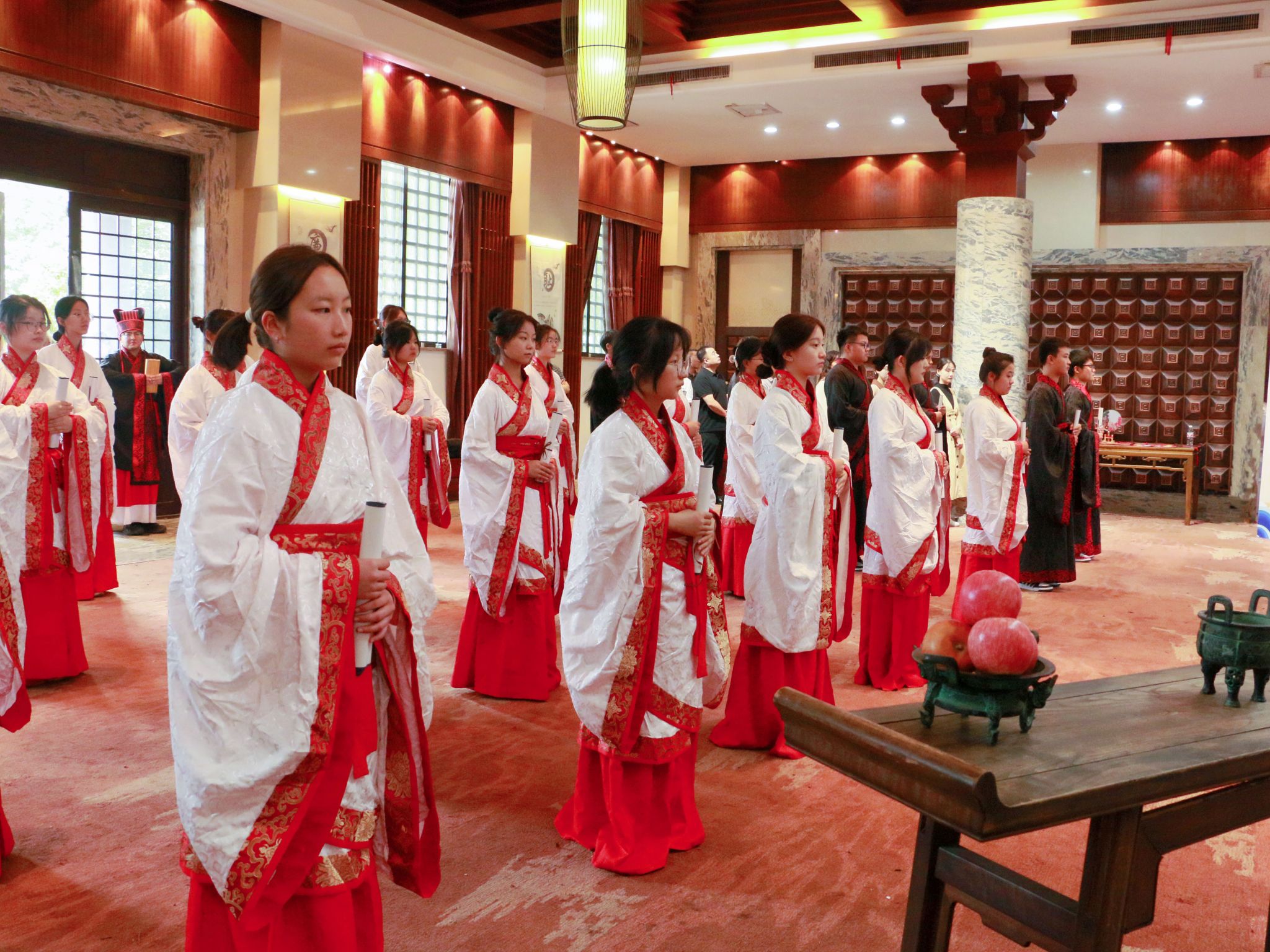 壹号娱乐举行“冠笄成德 履践明志”大学生成人礼仪式