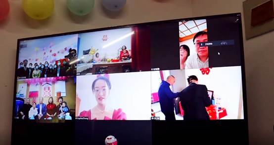 电视萤幕的一群人描述已自动生成